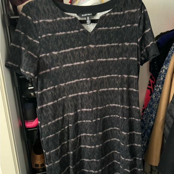 Excellent condition dress for women size 6,8,10 very good prices. - Picture 4 of 13